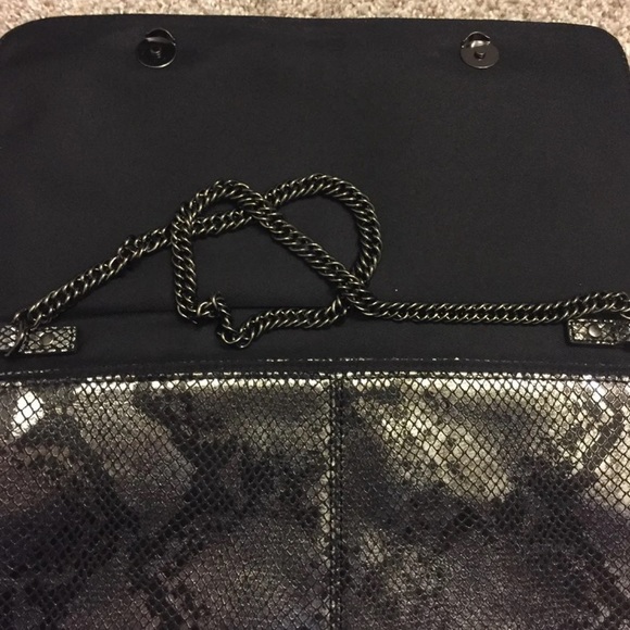 New Guess Purse - Picture 12 of 12